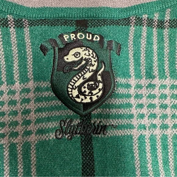 HARRY POTTER Green Plaid Tank Top with Snake Emblem SIZE 2X - Picture 6 of 9